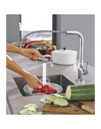 Змішувач для кухні з висувним виливом Grohe Essence New 30504000